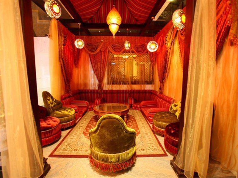 Arabian Courtyard & Dubai