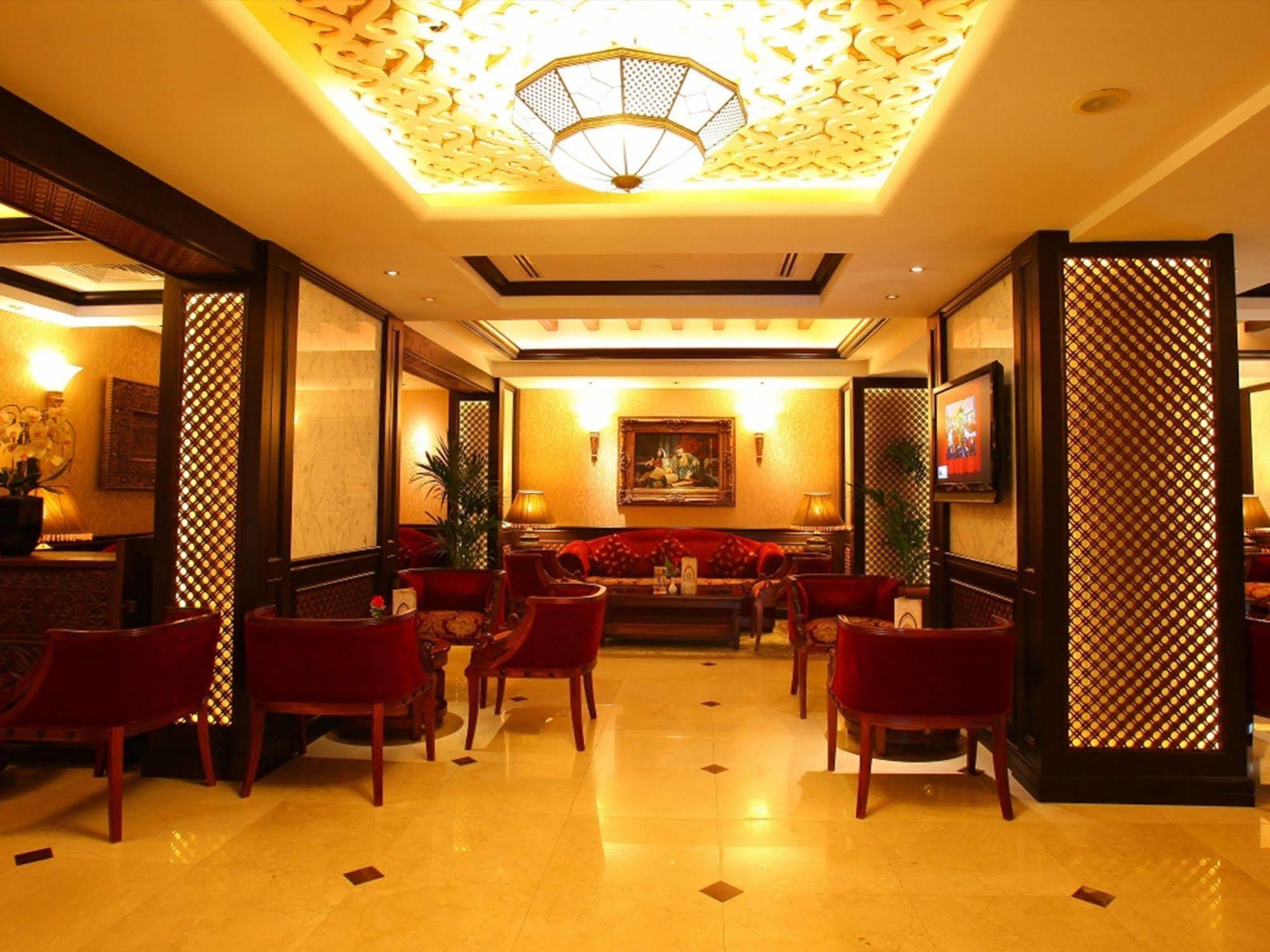 Arabian Courtyard & Dubai