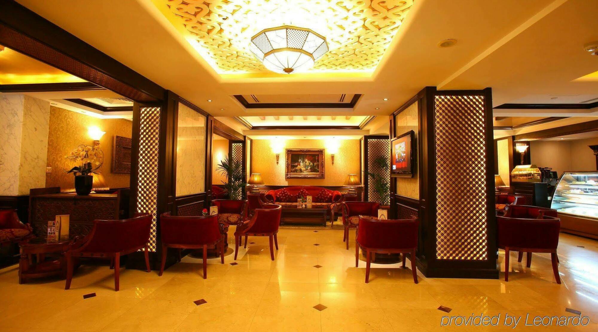 Arabian Courtyard & Dubai